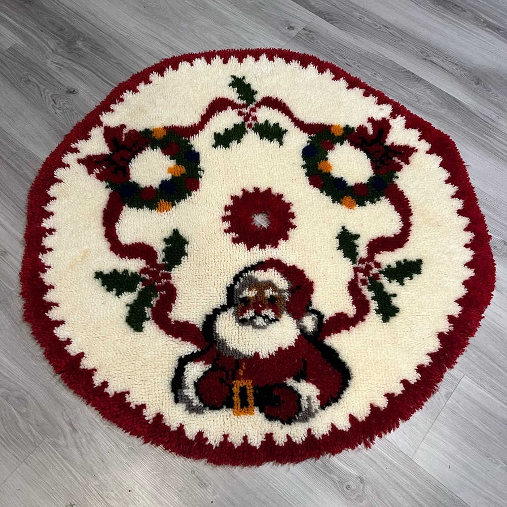Shillcraft Christmas Tree Skir
Latch Hook Rug Santa‎ Claus Roun rug